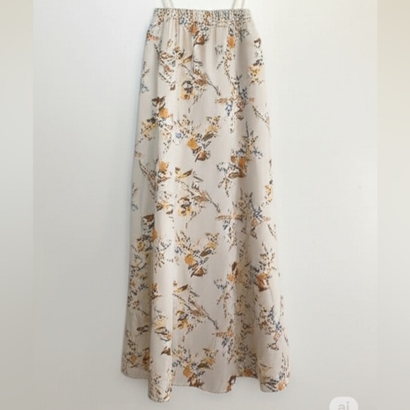 FOREVER 21 | Floral Print Skirt in Cream and Blue - Picture 2 of 14